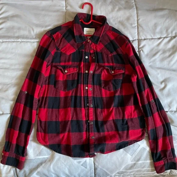 Forever 21 Red & Black Buffalo Plaid Flannel Shirt – Casual Button Up - Picture 4 of 4